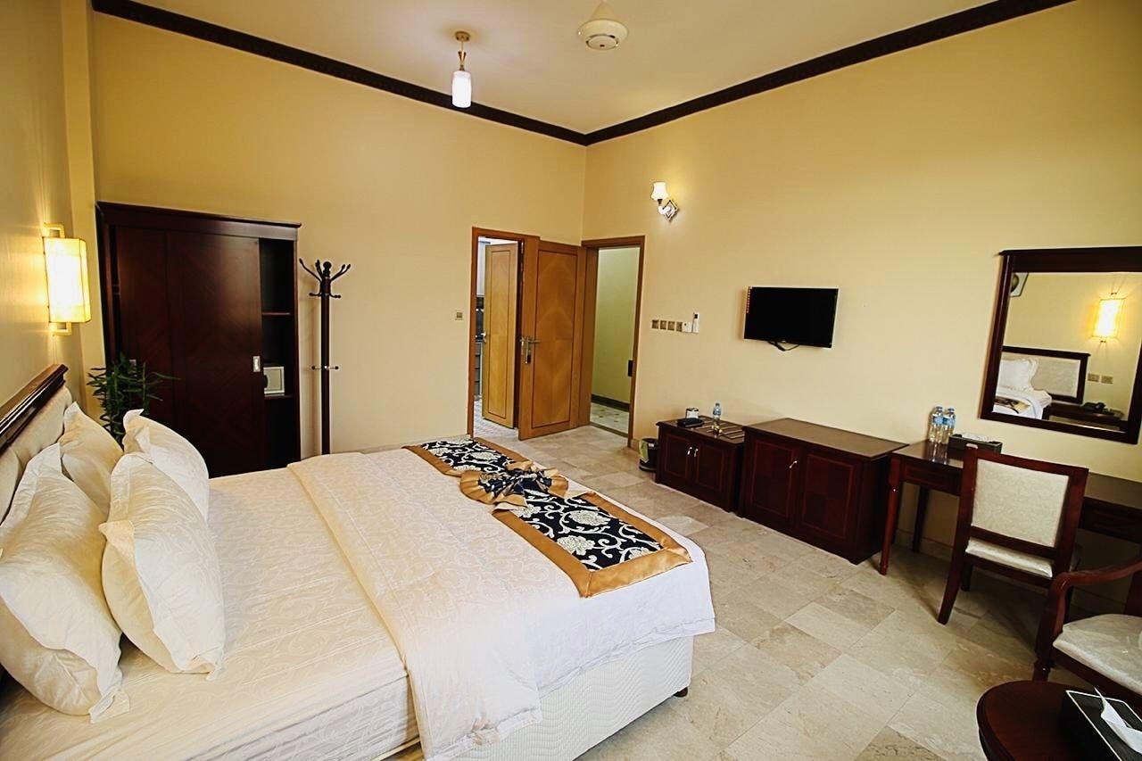 Farah Hotel Apartment Маскат Екстер'єр фото
