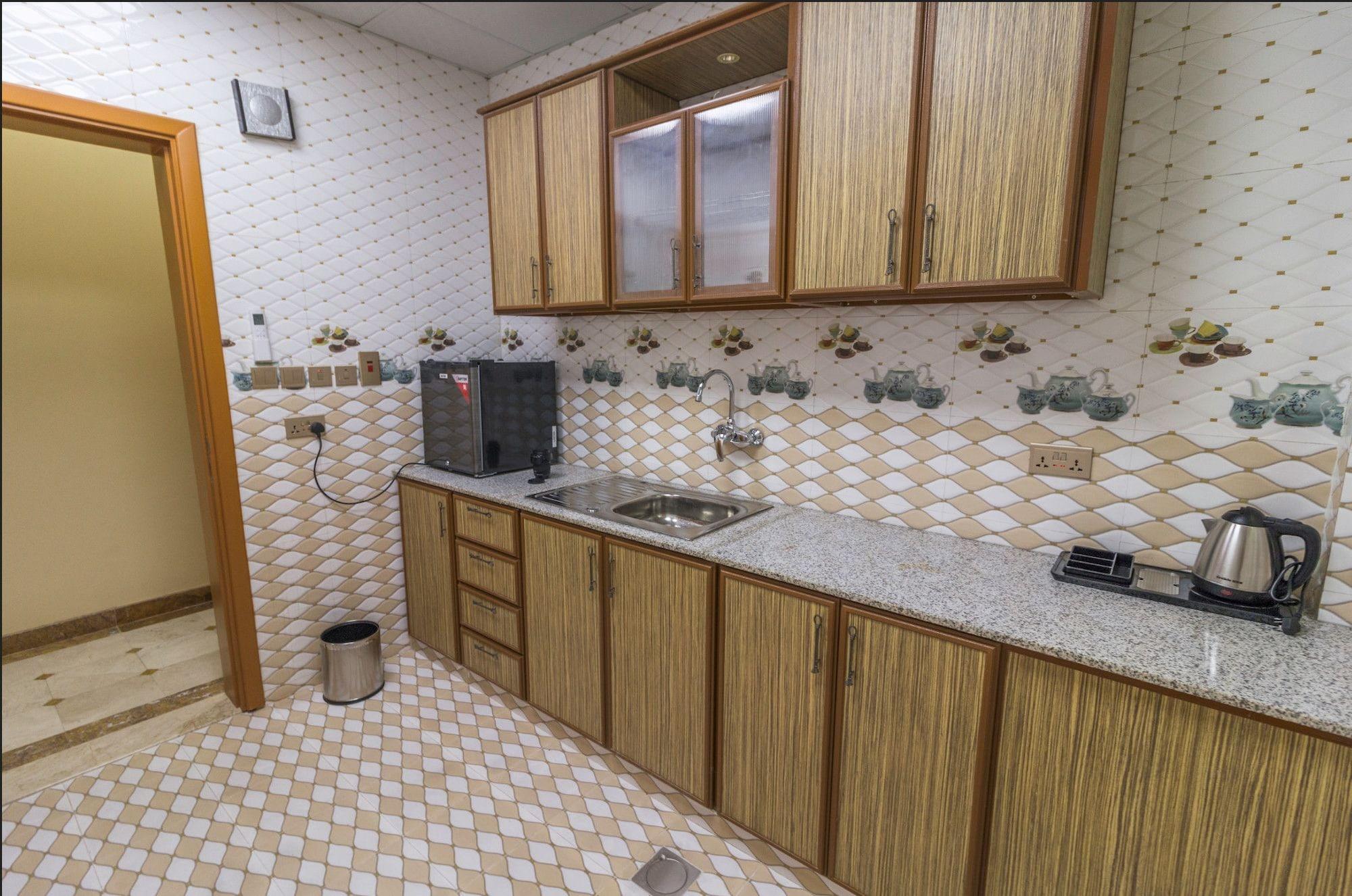 Farah Hotel Apartment Маскат Екстер'єр фото